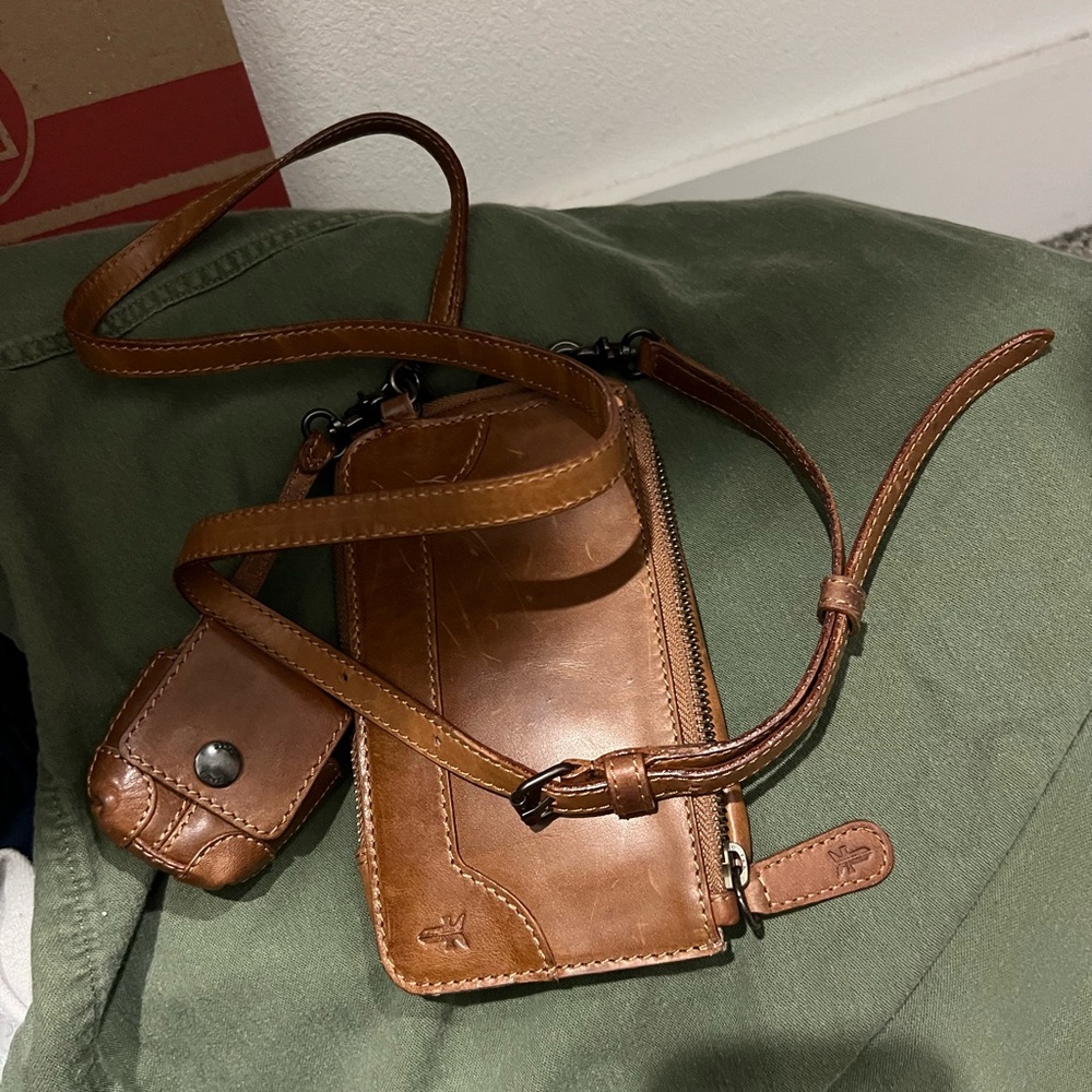 HOBO crossbody 3-1. New condition used once.